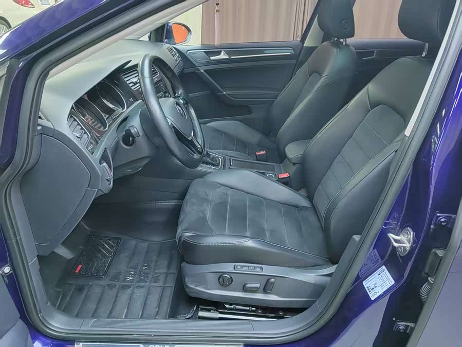 Volkswagen Golf 2018 car image #14