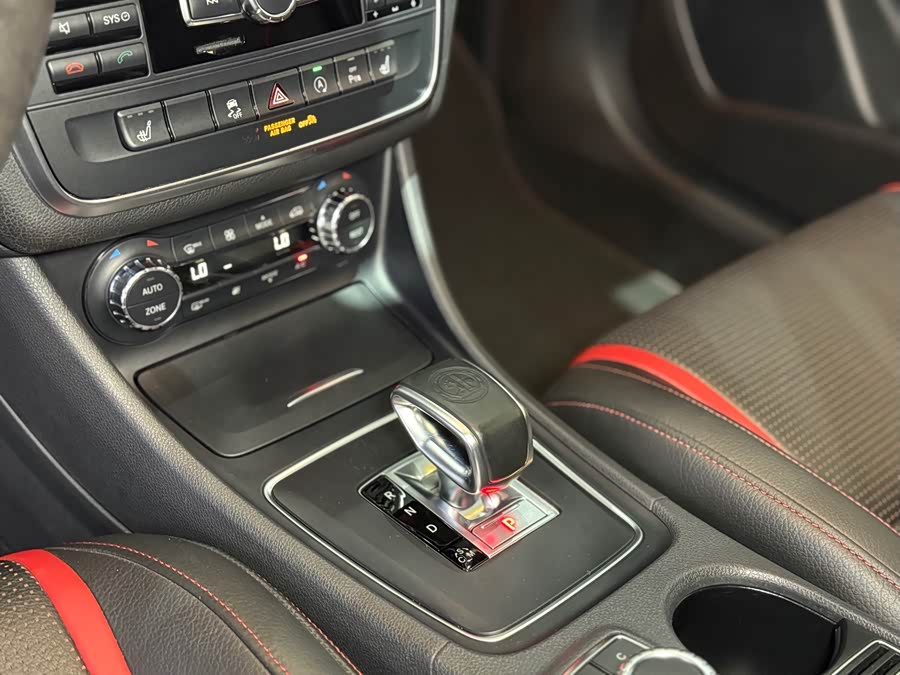 Mercedes-Benz GLA AMG 2015 car image #14