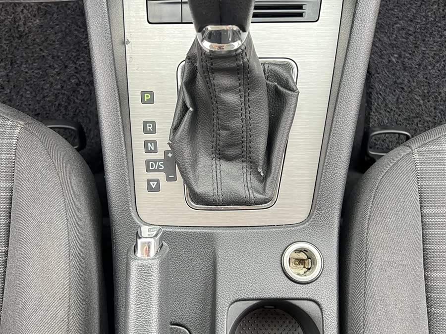 Skoda Octavia 2018 car image #14