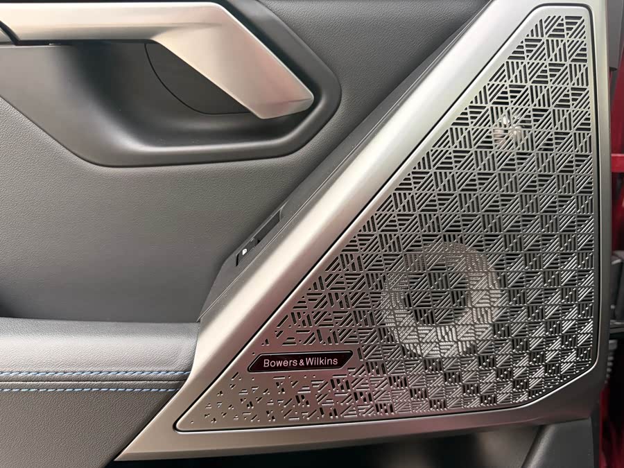 BMW i5 M60 2024 car image #14