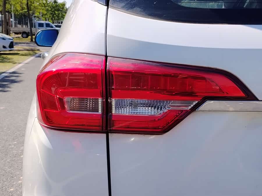 Haval M6 2017 car image #14