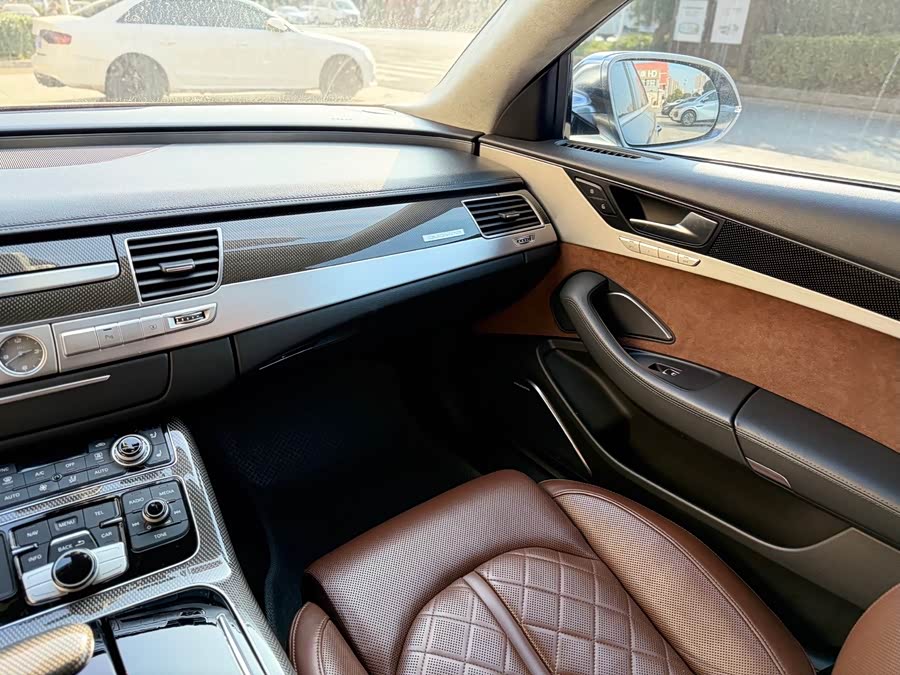 Audi S8 2015 car image #14