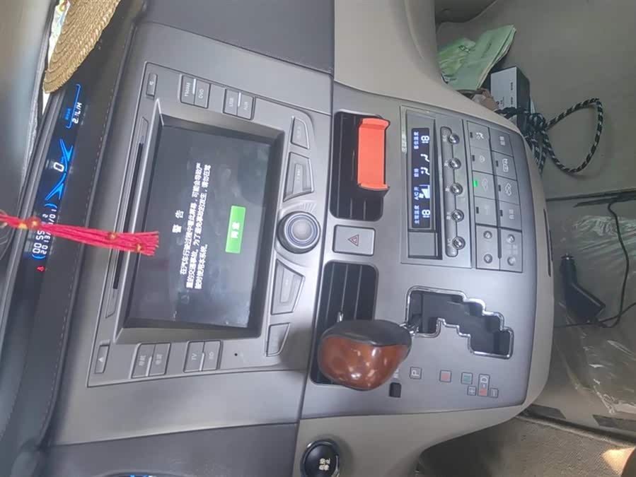 BYD M6 2016 #14 BYD M6 2016 car image #14