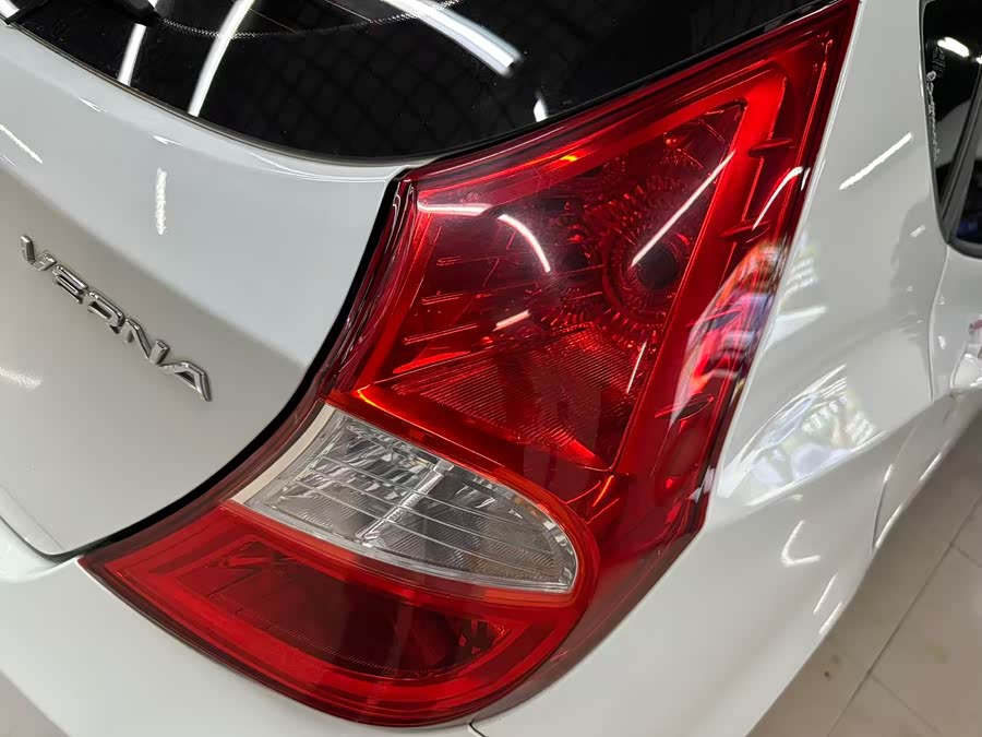 Mazda Reina Hatchback 2017 #14 Mazda Reina Hatchback 2017 car image #14