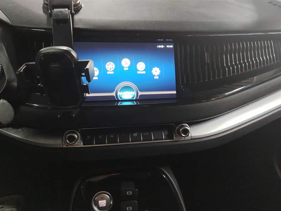 Haval H2s 2018 #14 Haval H2s 2018 car image #14