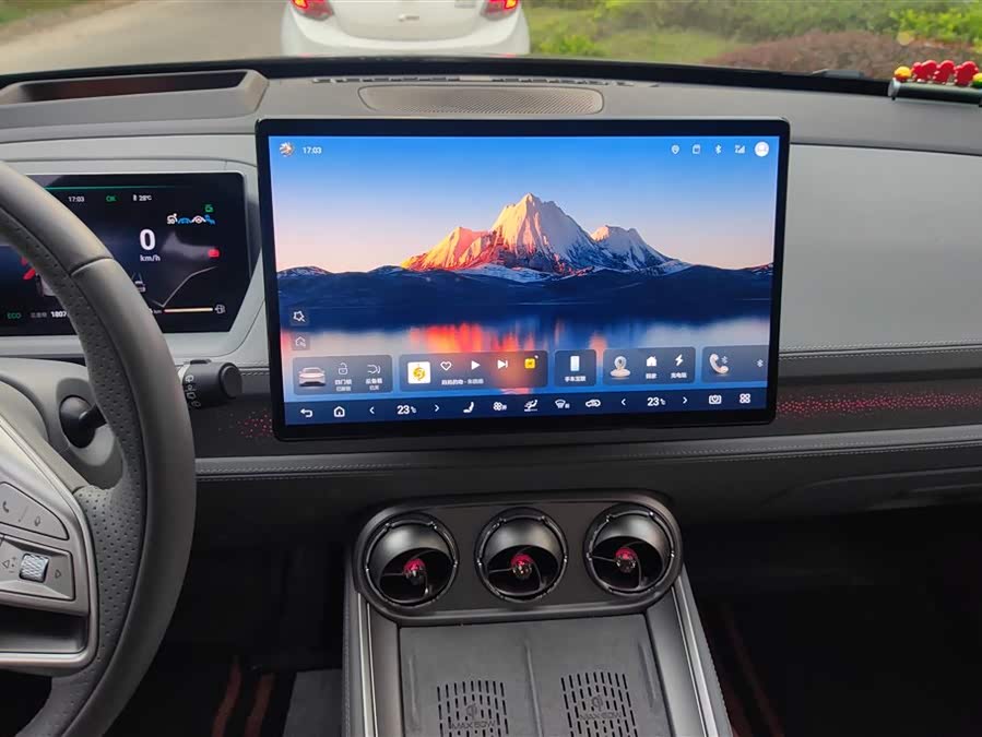 Denza N8 2023 صورة سيارة #14