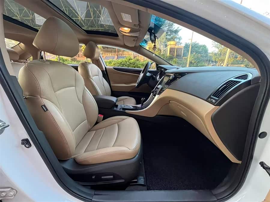 Hyundai Sonata 2014 car image #14