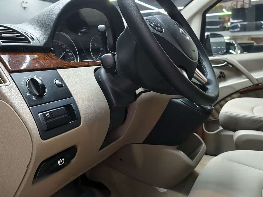 奔驰 唯雅诺 2013 汽车图片 #14