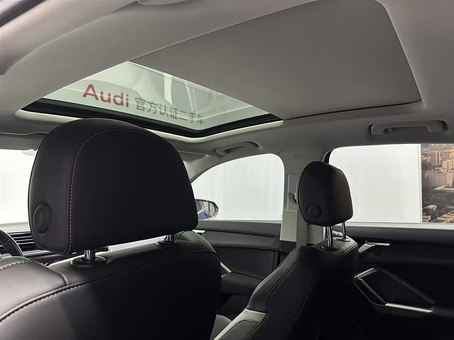 Audi Q3 2020 car image #14