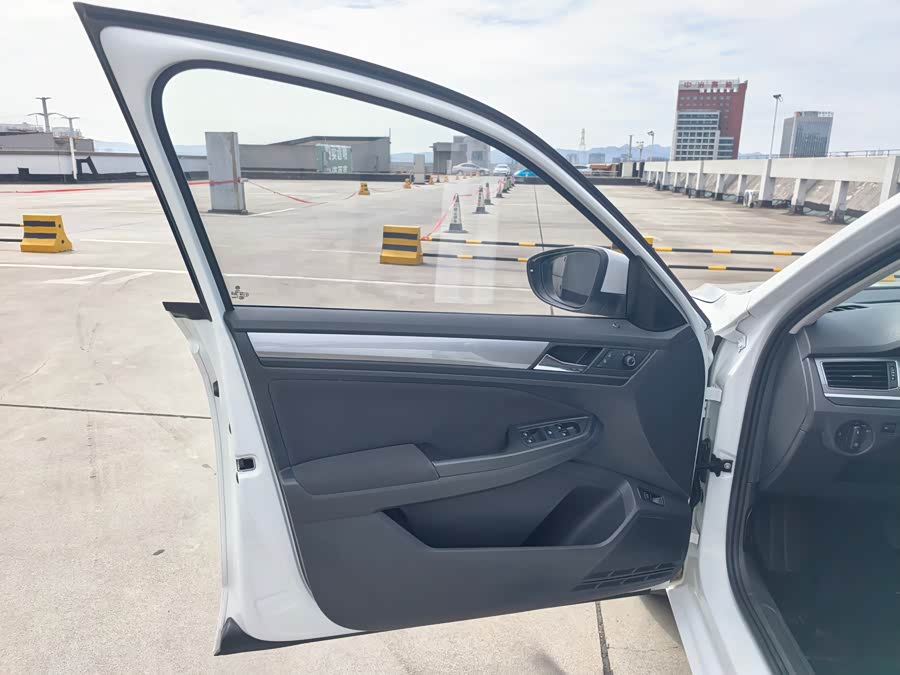 Volkswagen Bora 2020 car image #14
