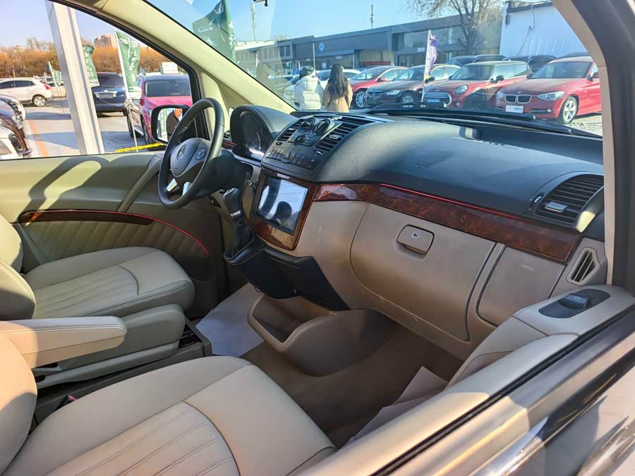 奔驰 唯雅诺 2013 汽车图片 #14