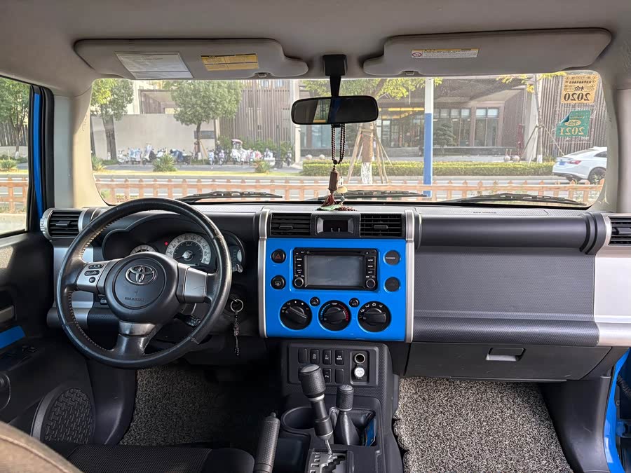 Toyota FJ Cruiser 2008 immagine di auto #14