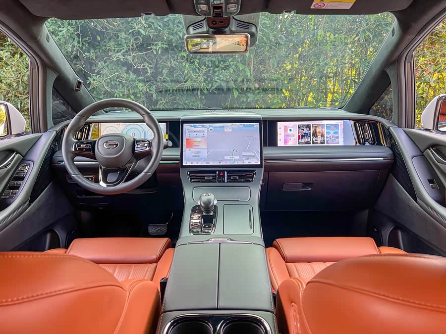 GAC Trumpchi E9 2024 #14 GAC Trumpchi E9 2024 car image #14