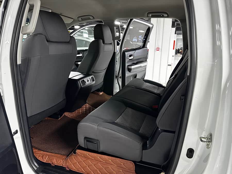 Toyota Tundra 2014 immagine di auto #14