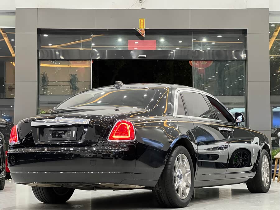 劳斯莱斯 古思特 2018 汽车图片 #14