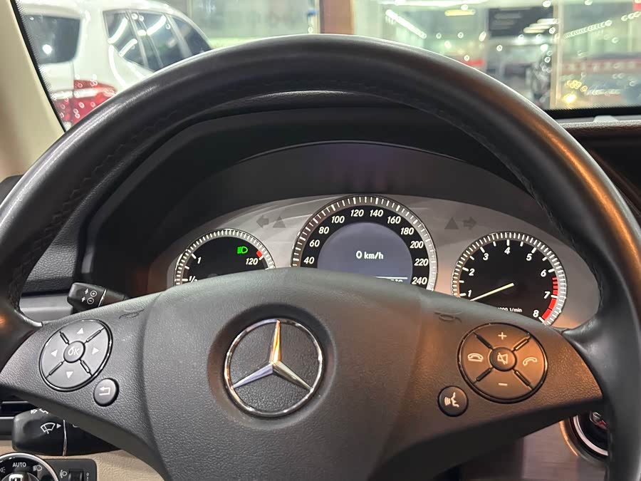 Mercedes-Benz GLK Class 2012 car image #14