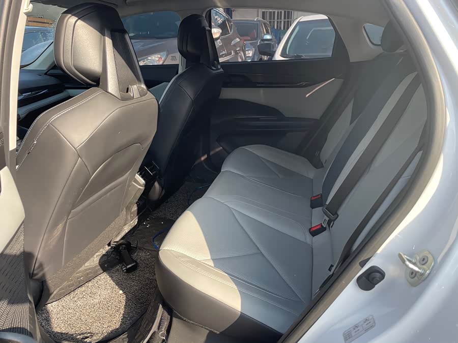 Changan UNI-V iDD 2023 car image #14