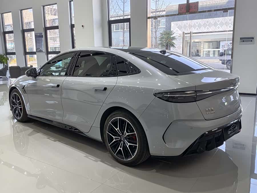 BYD Seal 2025 car image #14