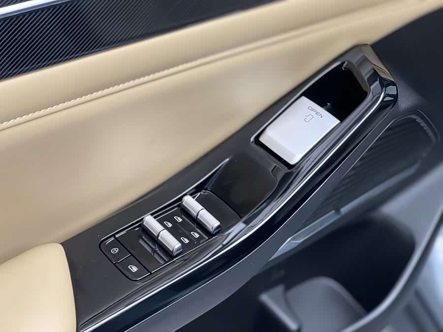GEELY 2025 car image #14