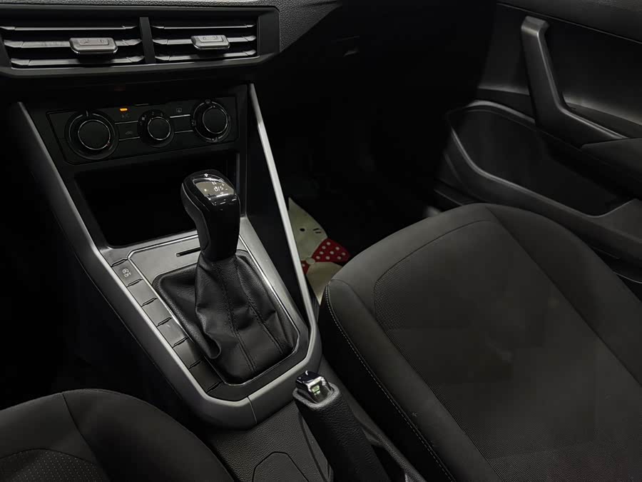 Volkswagen Polo 2021 car image #14
