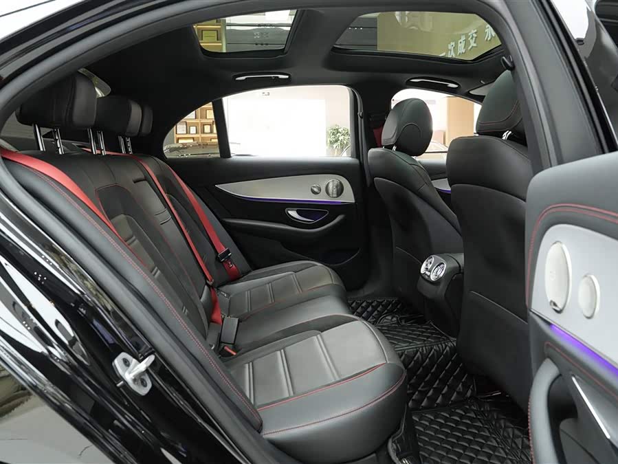 Mercedes-Benz E AMG 2023 immagine di auto #14