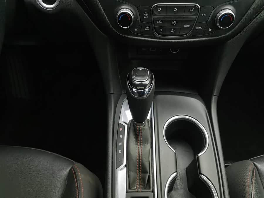 Chevrolet Equinox 2020 #14 Chevrolet Equinox 2020 car image #14