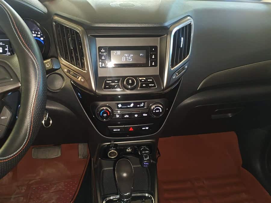 Changan CS15 2018 #14 Changan CS15 2018 immagine di auto #14