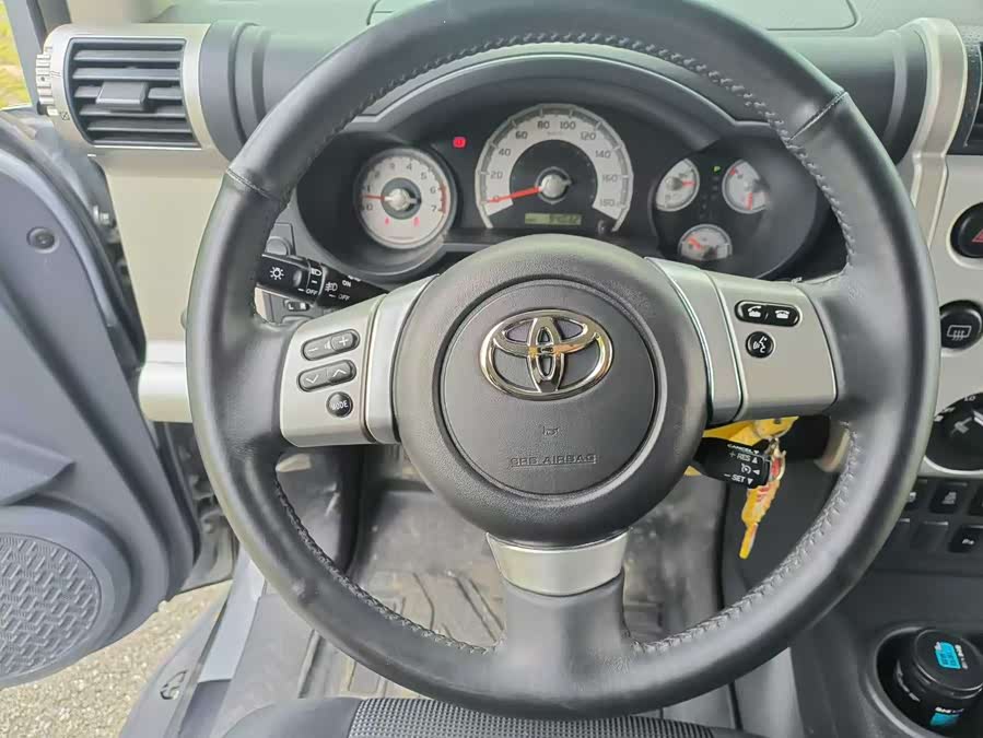 Toyota FJ Cruiser 2018 #14 Toyota FJ Cruiser 2018 car image #14