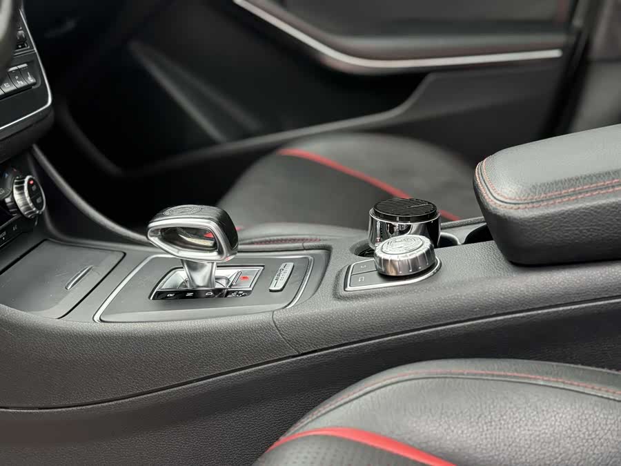 Mercedes-Benz CLA AMG 2015 image de voiture #14