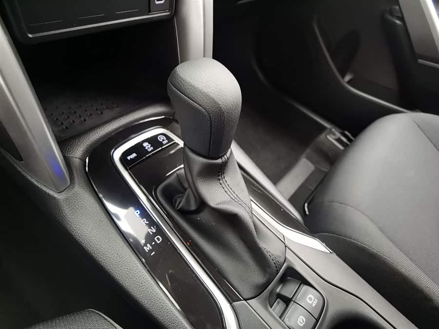 丰田 卡罗拉锐放 2025 汽车图片 #14