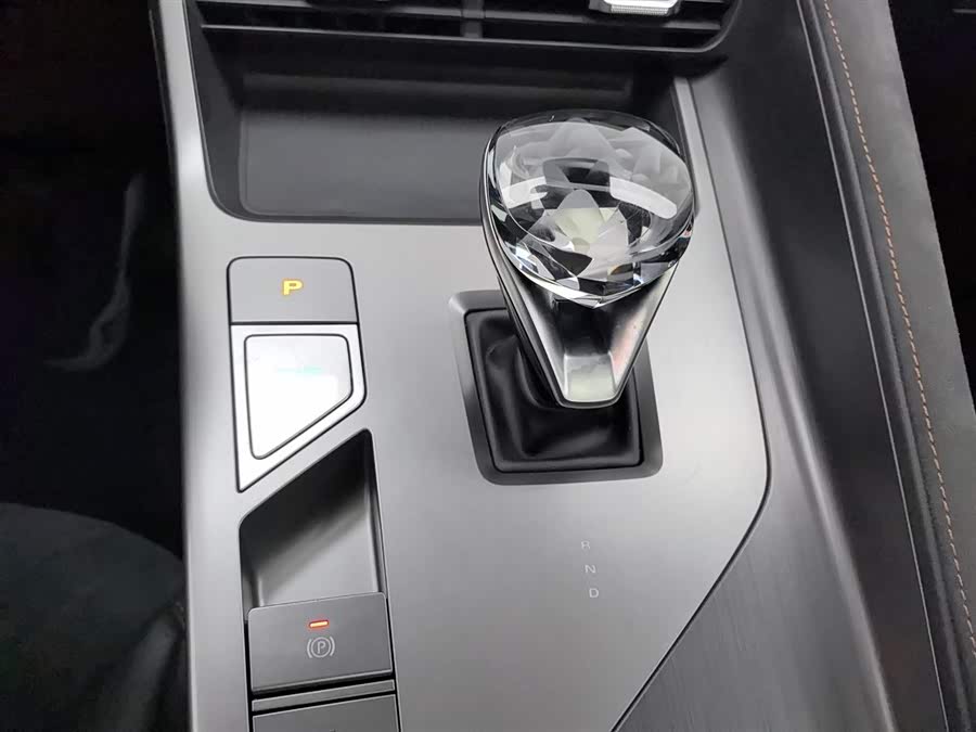 Roewe D5X DMH 2024 car image #14