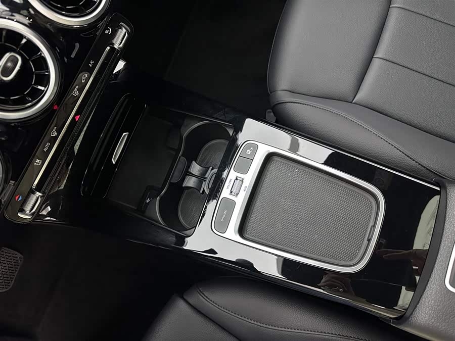 Mercedes-Benz A Class 2024 immagine di auto #14