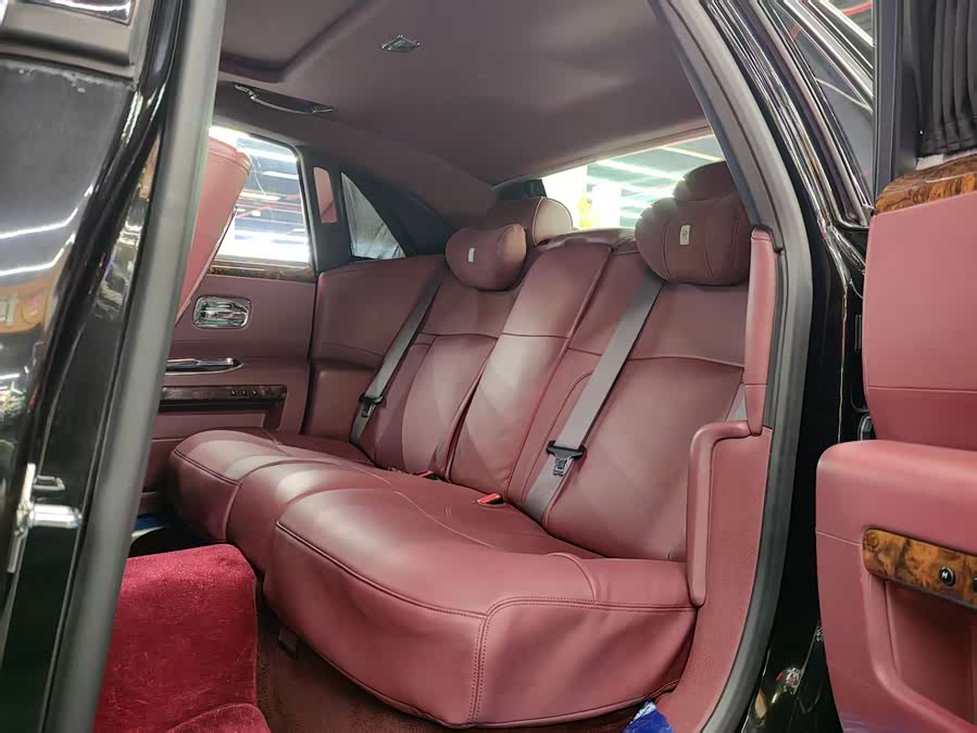 Rolls-Royce Ghost 2011 car image #14