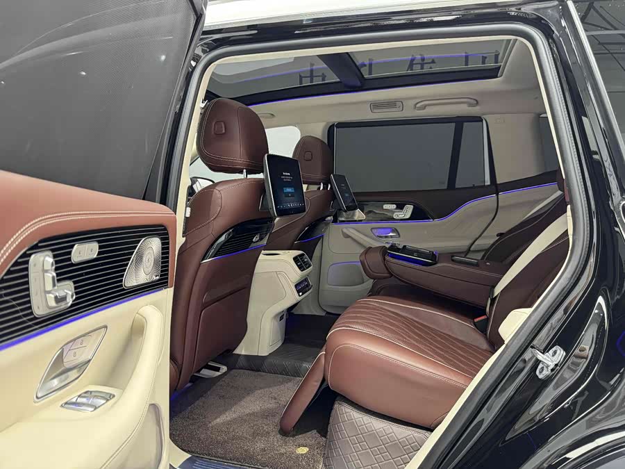 Mercedes-Benz Maybach GLS 2024 imagen de coche #14