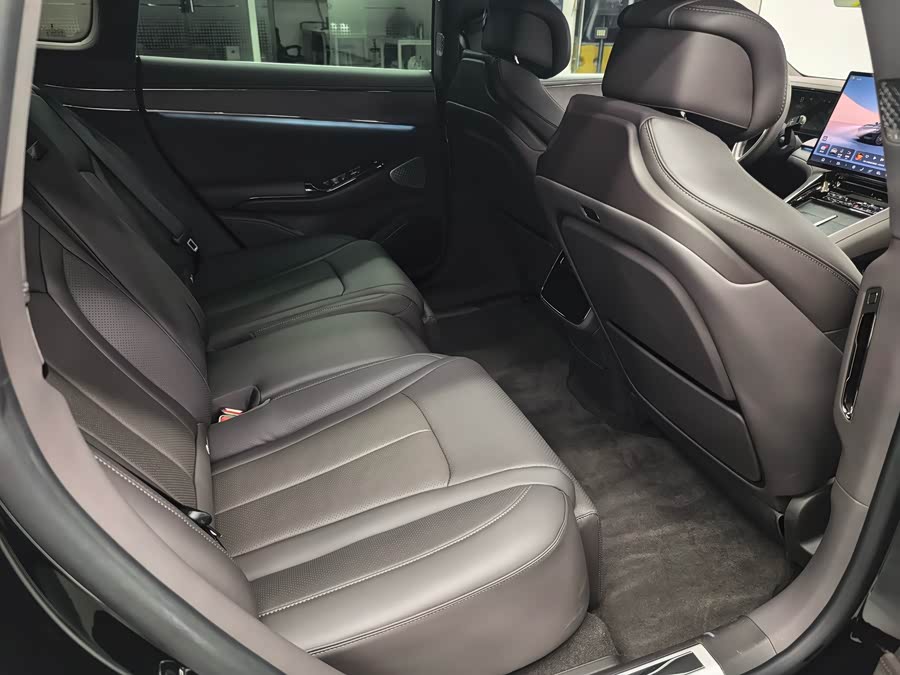 Denza Z9 2024 car image #14