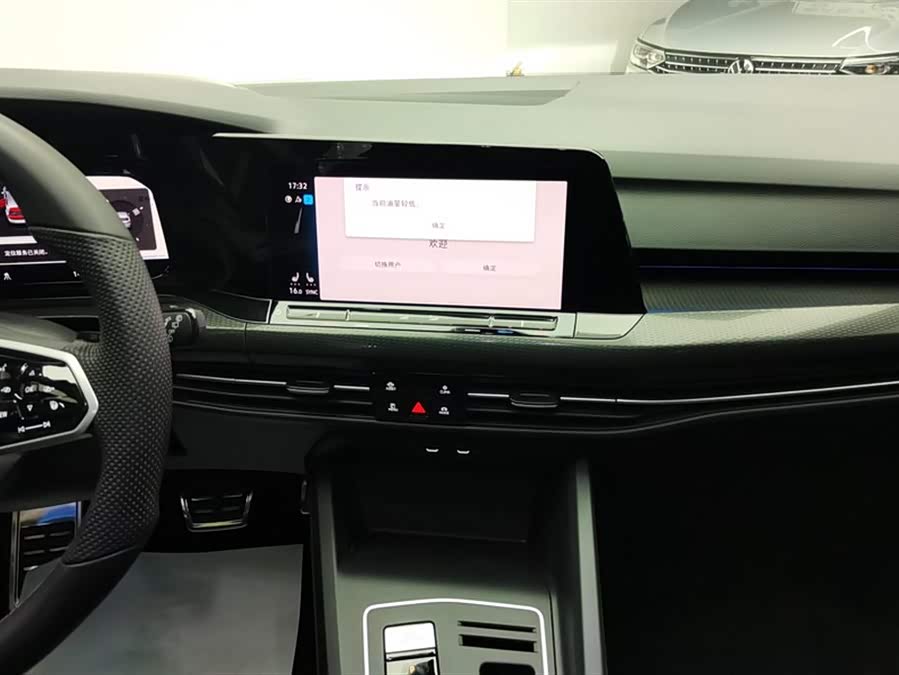 Volkswagen GolfGTI 2023 immagine di auto #14