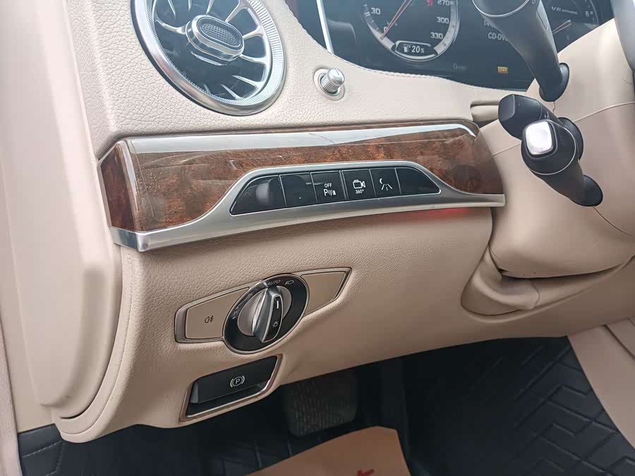 Mercedes-Benz S Class 2015 car image #14