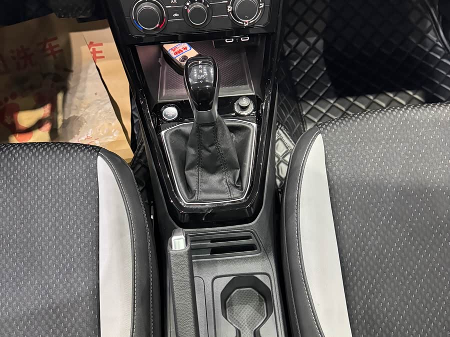 Volkswagen Tacqua 2022 car image #14