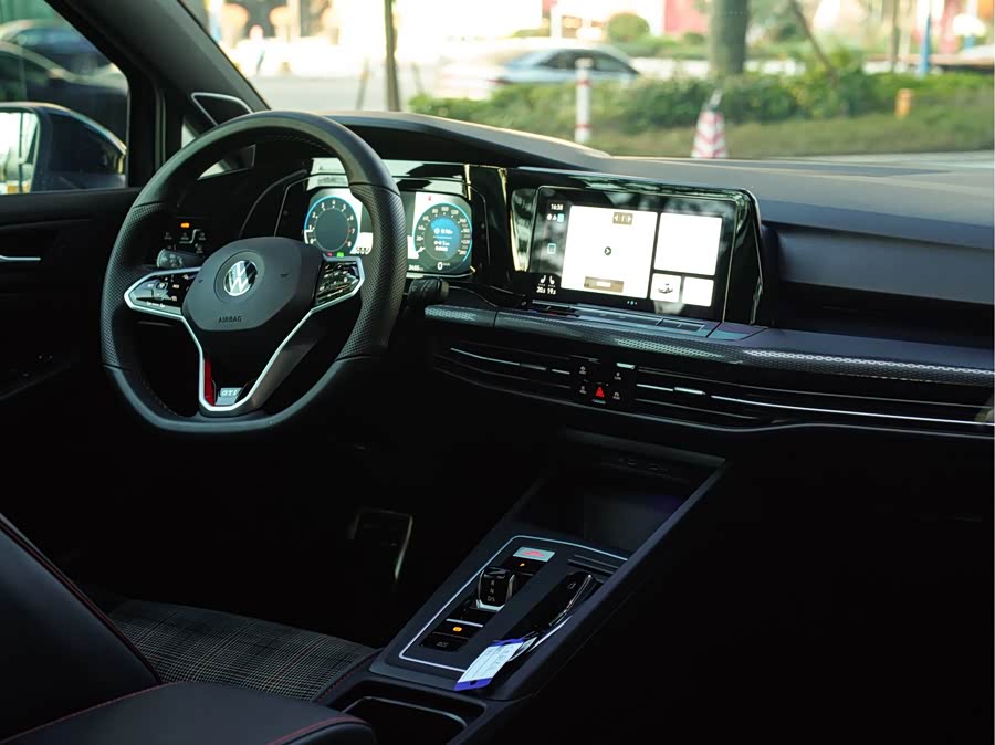 Volkswagen GolfGTI 2022 #14 Volkswagen GolfGTI 2022 car image #14