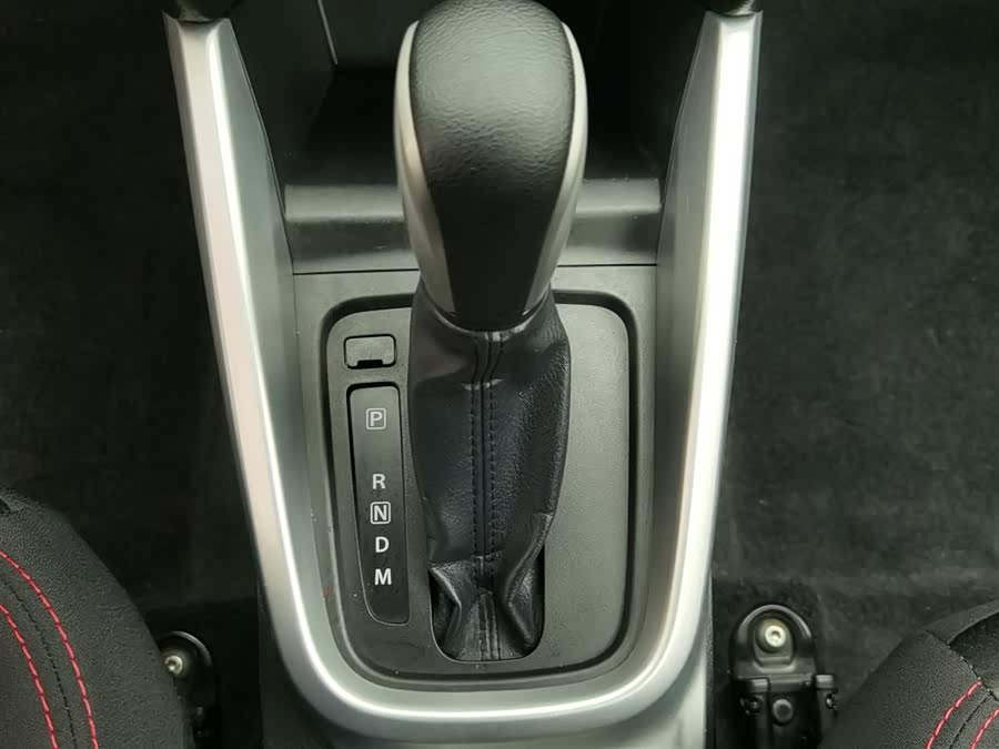 Suzuki Vitara 2017 immagine di auto #14