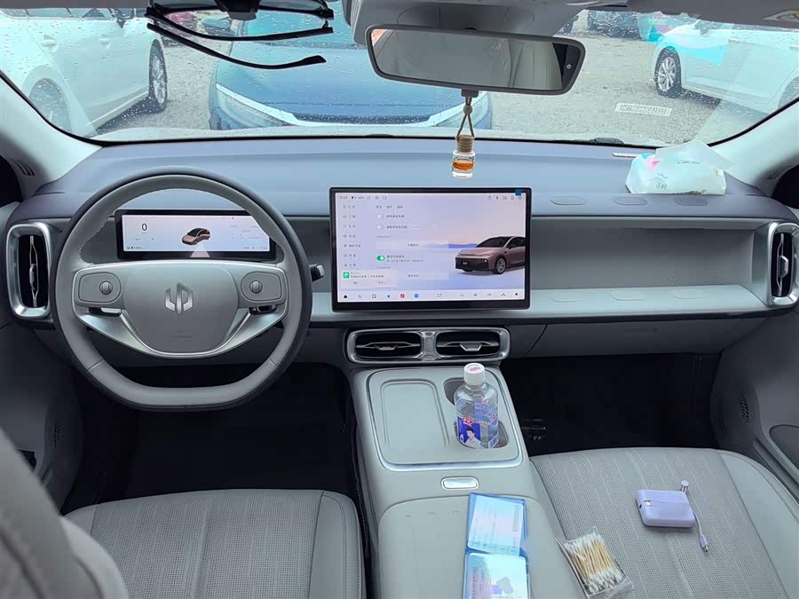 零跑汽车 零跑B01 2025 汽车图片 #14