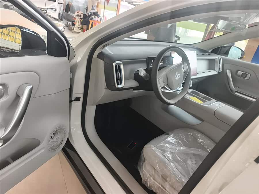 零跑汽车 零跑B01 2025 汽车图片 #14