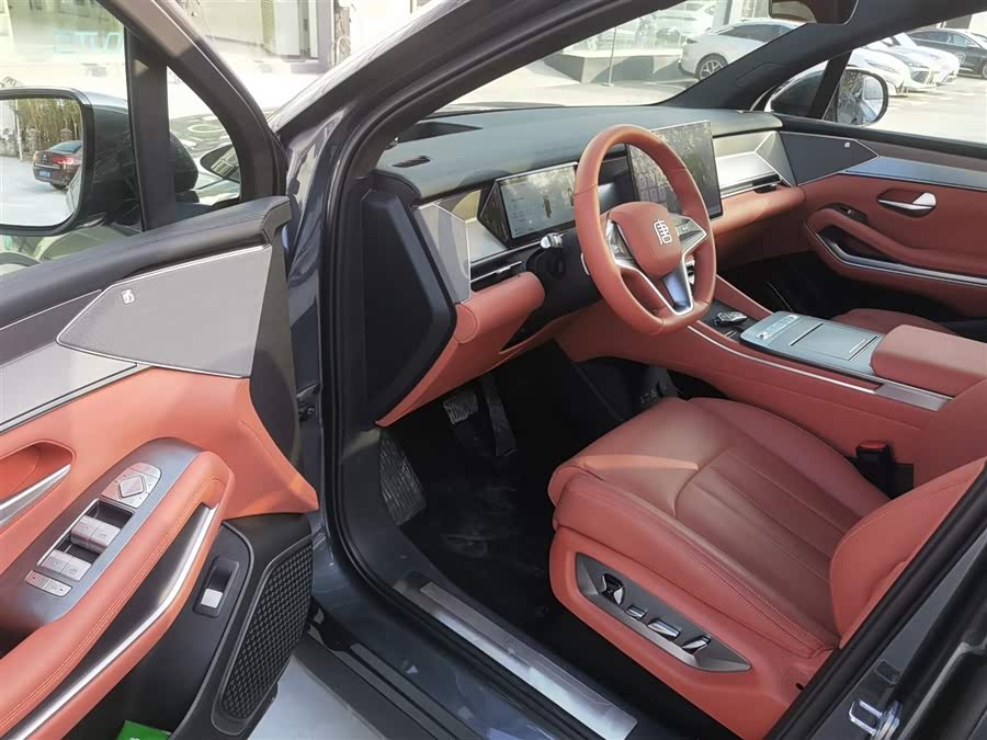 BYD Tang L 2025 #14 BYD Tang L 2025 car image #14