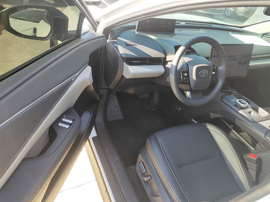 Toyota bZ5 2025 car image #14