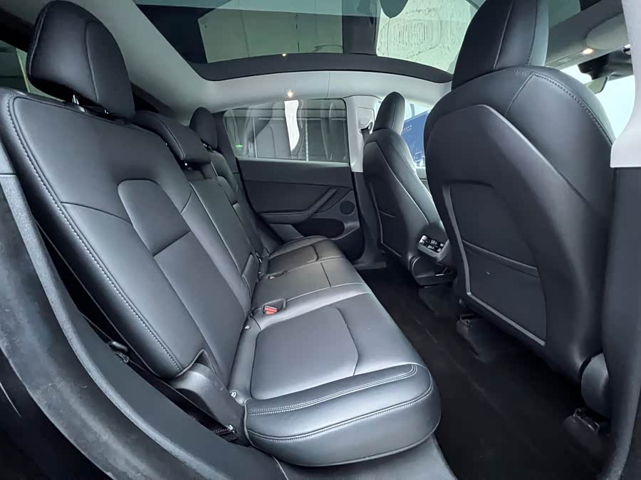 Tesla Model Y 2022 #14 Tesla Model Y 2022 car image #14