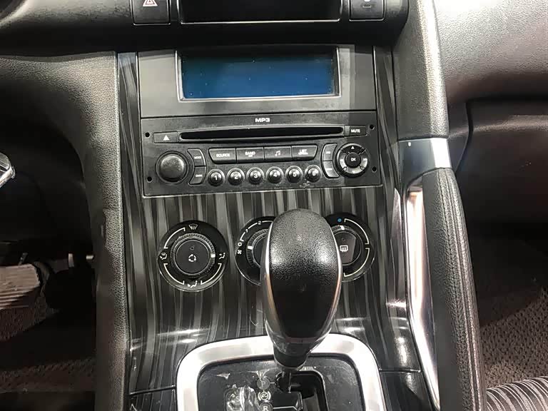 Peugeot 3008 2015 صورة سيارة #14