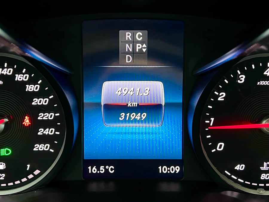 Mercedes-Benz V Class 2022 car image #14