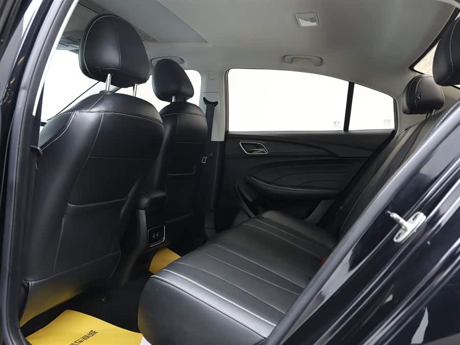 Roewe i5 2020 #14 Roewe i5 2020 car image #14