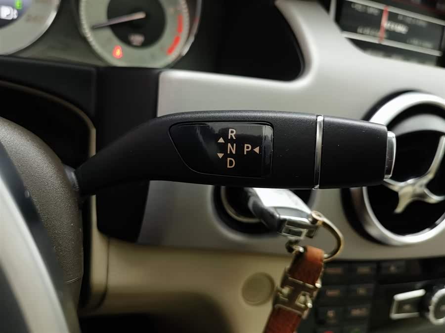 Mercedes-Benz GLK Class 2015 immagine di auto #14