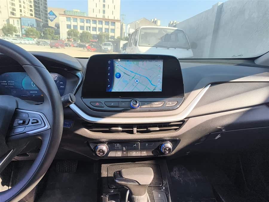 Chevrolet Charm 2023 car image #14